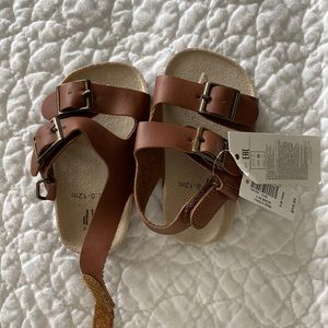 ✨3/$15✨ Gap leather sandals size 6-12 months